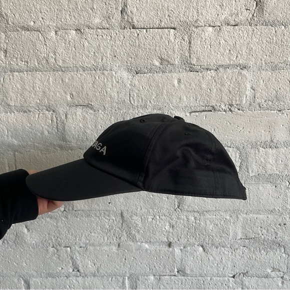 Balenciaga Cap in Black and White - Picture 4 of 10